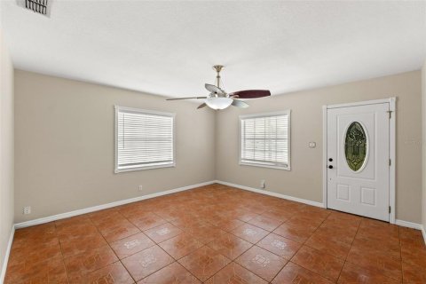 Villa ou maison à louer à Tampa, Floride: 3 chambres, 111.48 m2 № 1363806 - photo 5