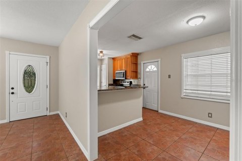 Casa en alquiler en Tampa, Florida, 3 dormitorios, 111.48 m2 № 1363806 - foto 18