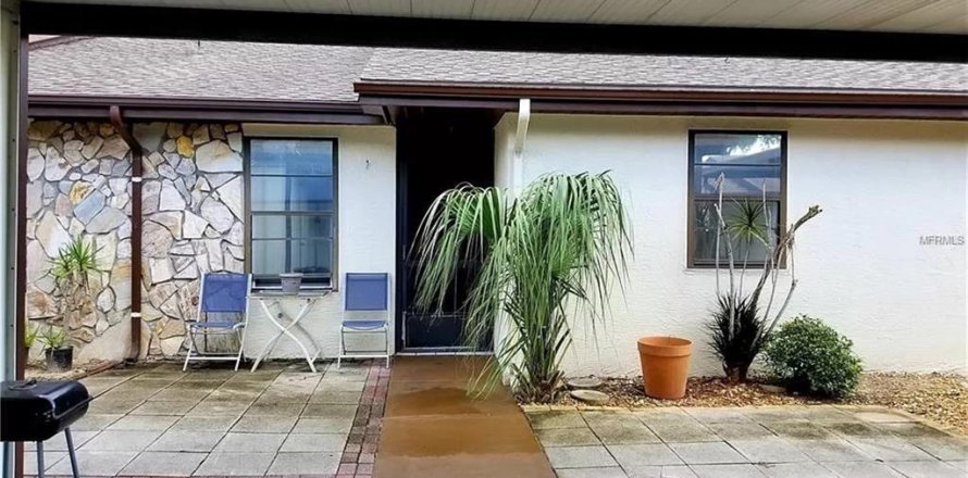 Condo in Port Richey, Florida, 2 bedrooms  № 1267974