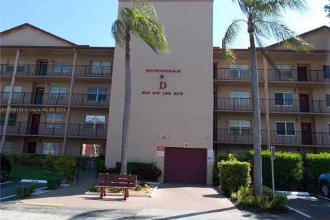 Condominio en venta en Pembroke Pines, Florida, 2 dormitorios, 110.74 m2 № 1208531 - foto 1