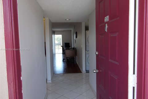 Condo in Pembroke Pines, Florida, 2 bedrooms  № 1208531 - photo 11