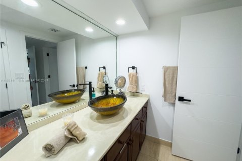 Condo in Aventura, Florida, 2 bedrooms  № 1367579 - photo 26