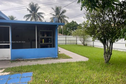 Casa en venta en Miami, Florida, 3 dormitorios, 140.75 m2 № 1367572 - foto 13