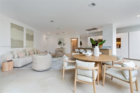 Condominio en venta en Bay Harbor Islands, Florida, 3 dormitorios, 216.74 m2 № 1367577 - foto 11