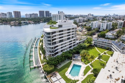 Copropriété à vendre à Bay Harbor Islands, Floride: 3 chambres, 216.74 m2 № 1367577 - photo 29