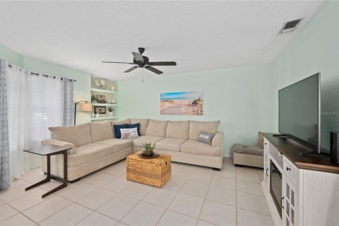 Touwnhouse à vendre à Apopka, Floride: 2 chambres, 113.62 m2 № 1366588 - photo 5