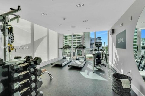 Condominio en venta en Miami Beach, Florida, 31.03 m2 № 927252 - foto 19