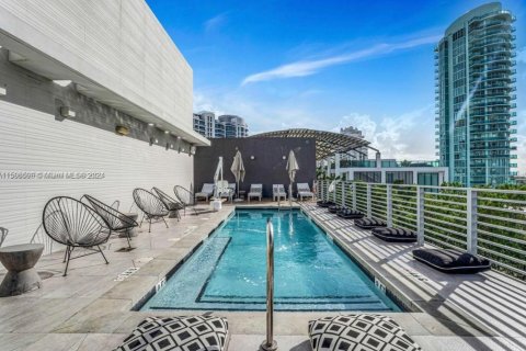 Condominio en venta en Miami Beach, Florida, 31.03 m2 № 927252 - foto 18