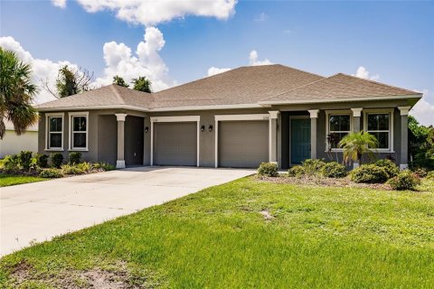 Immobilier commercial à vendre à Punta Gorda, Floride: 129.13 m2 № 761670 - photo 3