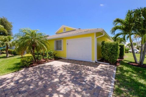 Villa ou maison à louer à Jensen Beach, Floride: 3 chambres, 144.93 m2 № 805130 - photo 10