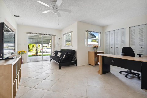 House in Tamarac, Florida 2 bedrooms, 146.04 sq.m. № 1081416 - photo 9