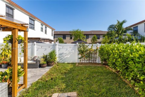 Touwnhouse à vendre à Hialeah, Floride: 3 chambres № 1187197 - photo 6