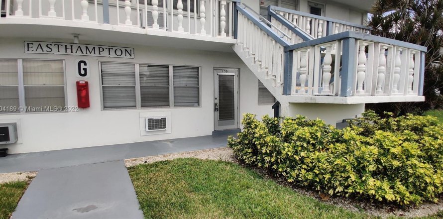 Condominio en West Palm Beach, Florida, 1 dormitorio  № 5955