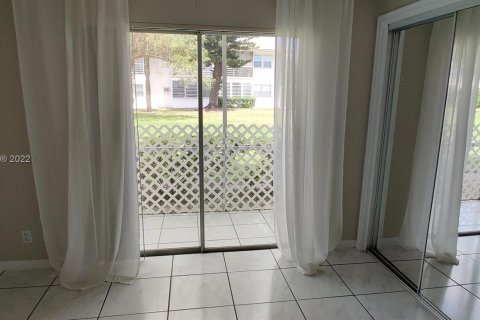 Condominio en venta en West Palm Beach, Florida, 1 dormitorio, 61.59 m2 № 5955 - foto 14
