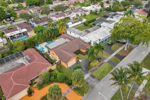 Villa ou maison à vendre à Hollywood, Floride: 3 chambres, 179.3 m2 № 1179794 - photo 12