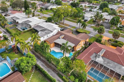 Casa en venta en Hollywood, Florida, 3 dormitorios, 179.3 m2 № 1179794 - foto 14