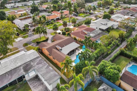 Villa ou maison à vendre à Hollywood, Floride: 3 chambres, 179.3 m2 № 1179794 - photo 16