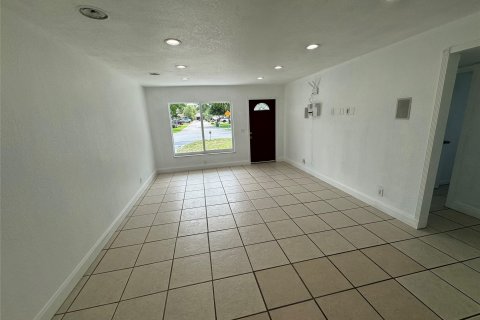 Casa en venta en Fort Lauderdale, Florida, 3 dormitorios, 162.3 m2 № 1179792 - foto 2