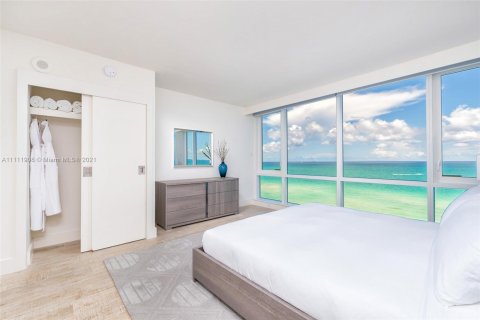 Apartment in Miami Beach, Florida 3 bedrooms, 181.35 sq.m. № 2577 - photo 9