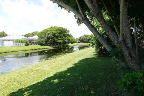 House in Palm Beach Gardens, Florida 3 bedrooms, 196.49 sq.m. № 1160543 - photo 15