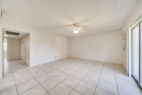 Copropriété à vendre à Pembroke Pines, Floride: 1 chambre, 88.91 m2 № 1007668 - photo 14