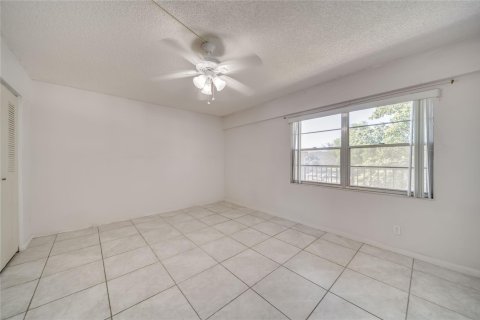 Copropriété à vendre à Pembroke Pines, Floride: 1 chambre, 88.91 m2 № 1007668 - photo 20