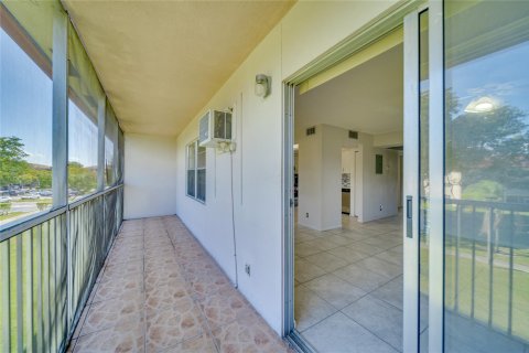 Condominio en venta en Pembroke Pines, Florida, 1 dormitorio, 88.91 m2 № 1007668 - foto 4