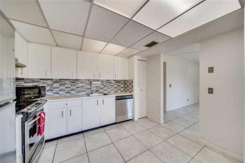 Condominio en venta en Pembroke Pines, Florida, 1 dormitorio, 88.91 m2 № 1007668 - foto 8
