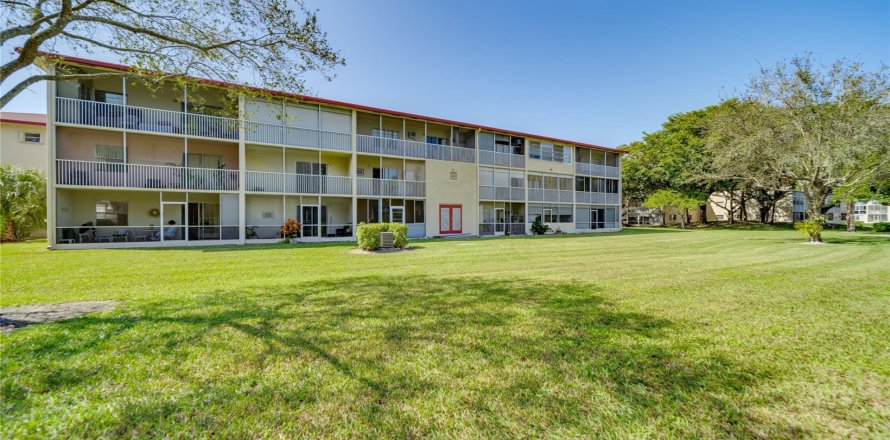 Condominio en Pembroke Pines, Florida, 1 dormitorio  № 1007668