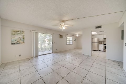 Condominio en venta en Pembroke Pines, Florida, 1 dormitorio, 88.91 m2 № 1007668 - foto 12