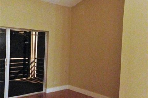 Condo in Tamarac, Florida, 2 bedrooms  № 987360 - photo 9