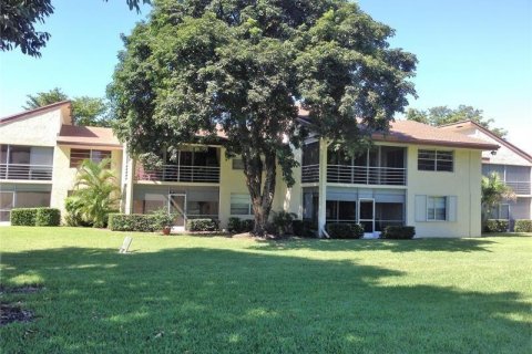 Copropriété à vendre à Tamarac, Floride: 2 chambres, 119.47 m2 № 987360 - photo 3