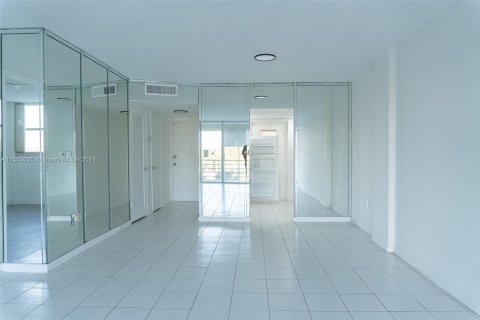 Copropriété à vendre à North Miami Beach, Floride: 1 chambre, 73.39 m2 № 1097401 - photo 8