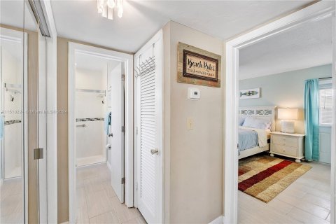 Condominio en venta en Lauderdale-by-the-Sea, Florida, 1 dormitorio, 59.46 m2 № 936104 - foto 12