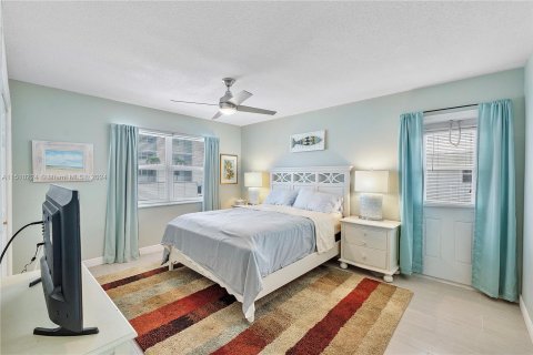 Condo in Lauderdale-by-the-Sea, Florida, 1 bedroom  № 936104 - photo 11