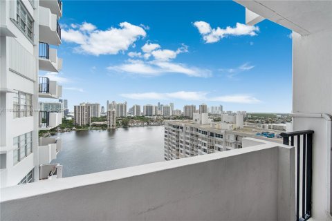 Condo in Aventura, Florida, 1 bedroom  № 1226223 - photo 8