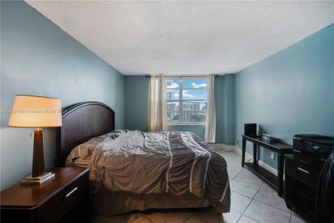 Condo in Aventura, Florida, 1 bedroom  № 1226223 - photo 10