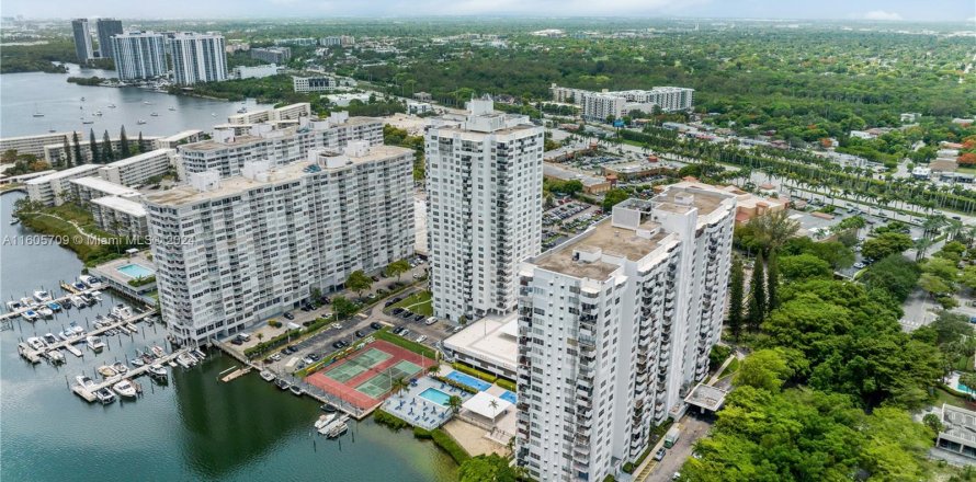 Condo in Aventura, Florida, 1 bedroom  № 1226223