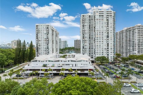 Condo in Aventura, Florida, 1 bedroom  № 1226223 - photo 29