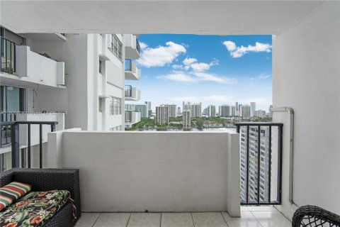 Condominio en venta en Aventura, Florida, 1 dormitorio, 71.16 m2 № 1226223 - foto 9