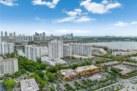 Condo in Aventura, Florida, 1 bedroom  № 1226223 - photo 27