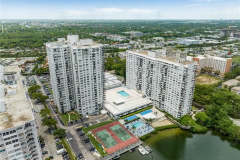 Condominio en venta en Aventura, Florida, 1 dormitorio, 71.16 m2 № 1226223 - foto 28