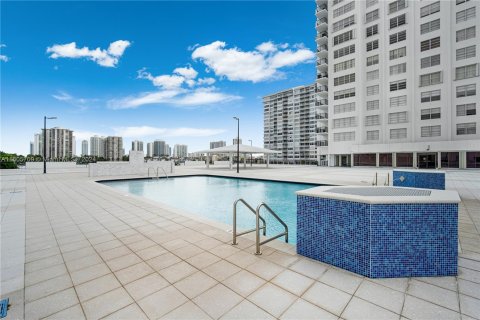 Condo in Aventura, Florida, 1 bedroom  № 1226223 - photo 19