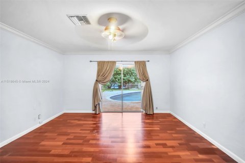 Casa en venta en Hallandale Beach, Florida, 4 dormitorios, 206.15 m2 № 962257 - foto 28
