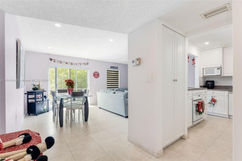 Copropriété à vendre à Tamarac, Floride: 2 chambres, 87.33 m2 № 1318905 - photo 7