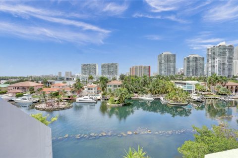 Copropriété à vendre à Sunny Isles Beach, Floride: 3 chambres, 206.24 m2 № 1293456 - photo 30