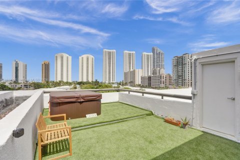 Copropriété à vendre à Sunny Isles Beach, Floride: 3 chambres, 206.24 m2 № 1293456 - photo 3