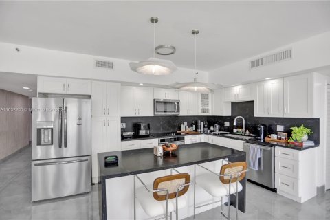 Copropriété à vendre à Sunny Isles Beach, Floride: 3 chambres, 206.24 m2 № 1293456 - photo 20