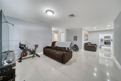 Casa en venta en Margate, Florida, 4 dormitorios, 158.58 m2 № 1333111 - foto 3