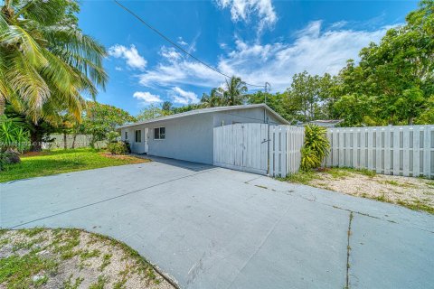 Casa en venta en Margate, Florida, 4 dormitorios, 158.58 m2 № 1333111 - foto 1